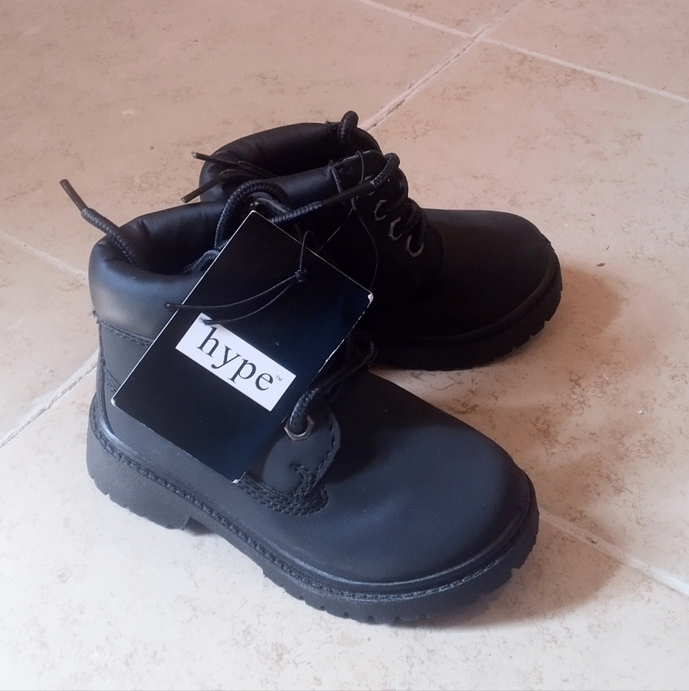 NWT Hype Boots Size 6